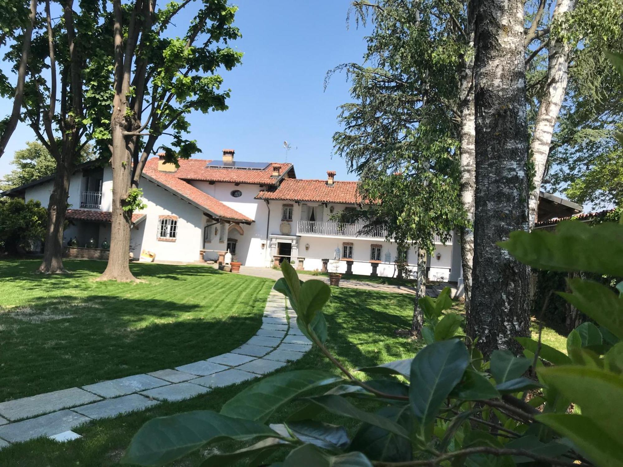 Antica Villa Cuneo- Guest House - "B&B E Non Un Hotel A Cuneo" Екстериор снимка